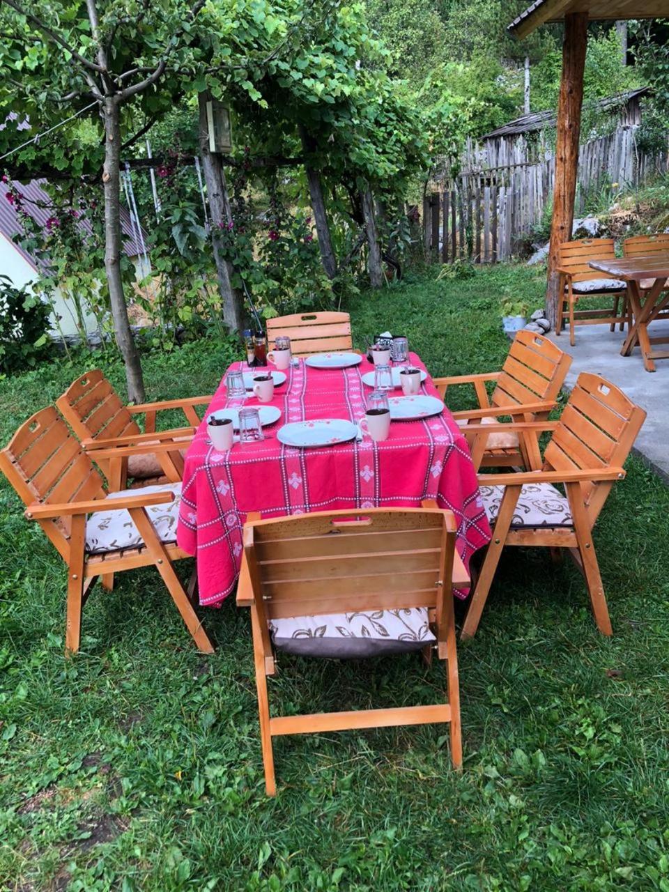 Bujtina Sherifaj Valbone Exterior photo